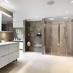 Beachfront With Jacuzzi, Cinema & Canoe Villa *