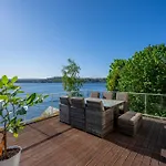 Willa Beachfront With Jacuzzi, Cinema & Canoe