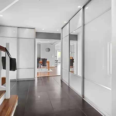 Beachfront With Jacuzzi, Cinema & Canoe Villa *