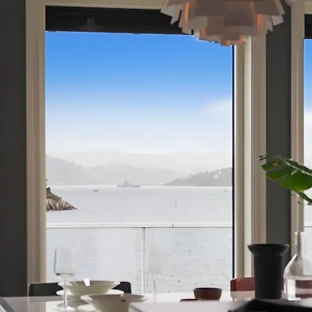 Villa Beachfront Villa With Jacuzzi, Cinema & Canoe Bergen