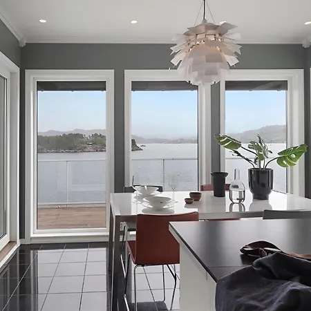 Villa Beachfront With Jacuzzi, Cinema & Canoe Bergen