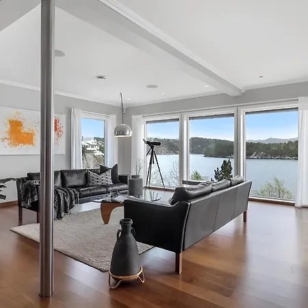 Beachfront Villa With Jacuzzi, Cinema & Canoe * Bergen
