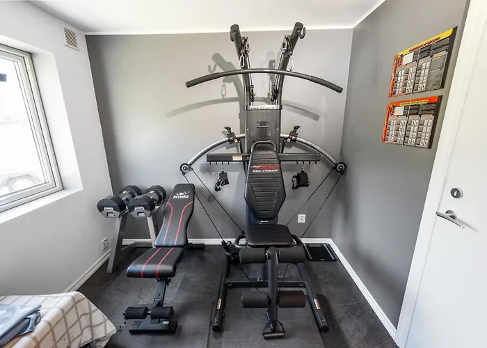 Beachfront With Jacuzzi, Cinema & Canoe Bergen