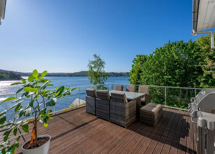 Villa Beachfront With Jacuzzi, Cinema & Canoe