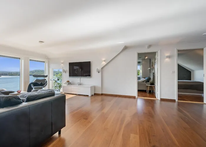 Villa Beachfront With Jacuzzi, Cinema & Canoe *