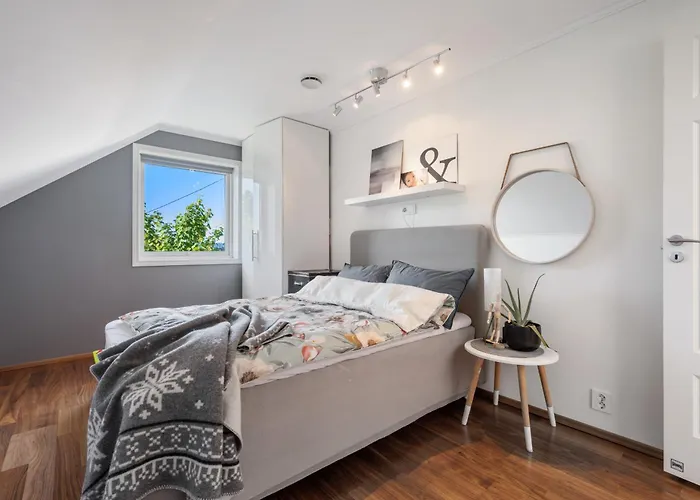 Villa Beachfront With Jacuzzi, Cinema & Canoe